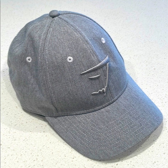 NWT -  GYMSHARK Gray Sharkhead Baseball Cap - Picture 1 of 3